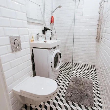 Stylish Latvian-style Near Center, Parks, Cafes & Public Transit Διαμέρισμα